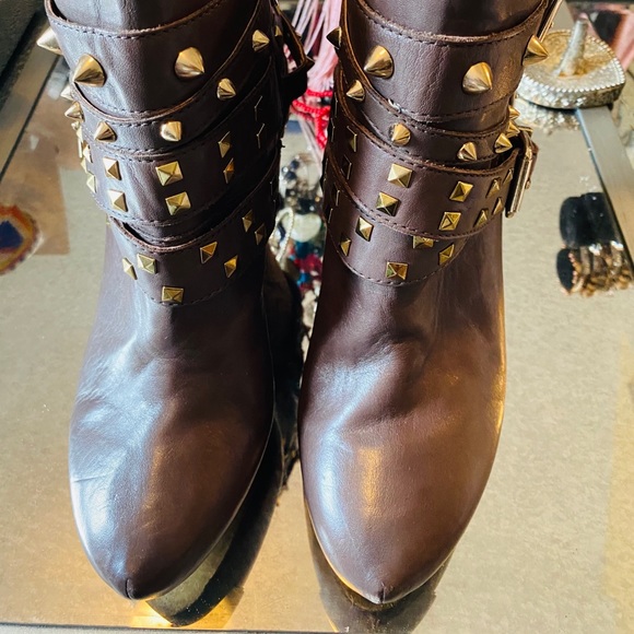 BCBG Wedge Booties - Picture 2 of 6